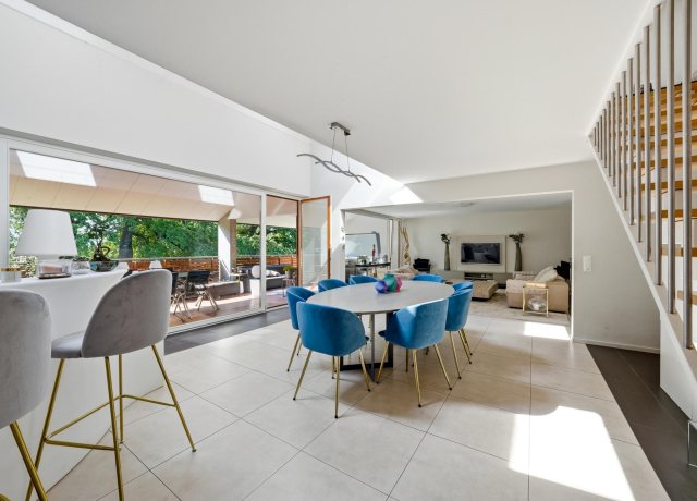 Beau duplex en attique de 5,5 pièces à Bursinel - photo 3